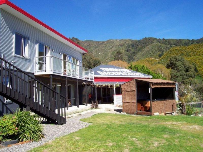 Tombstone Motel, Lodge & Backpackers Picton Eksteriør billede