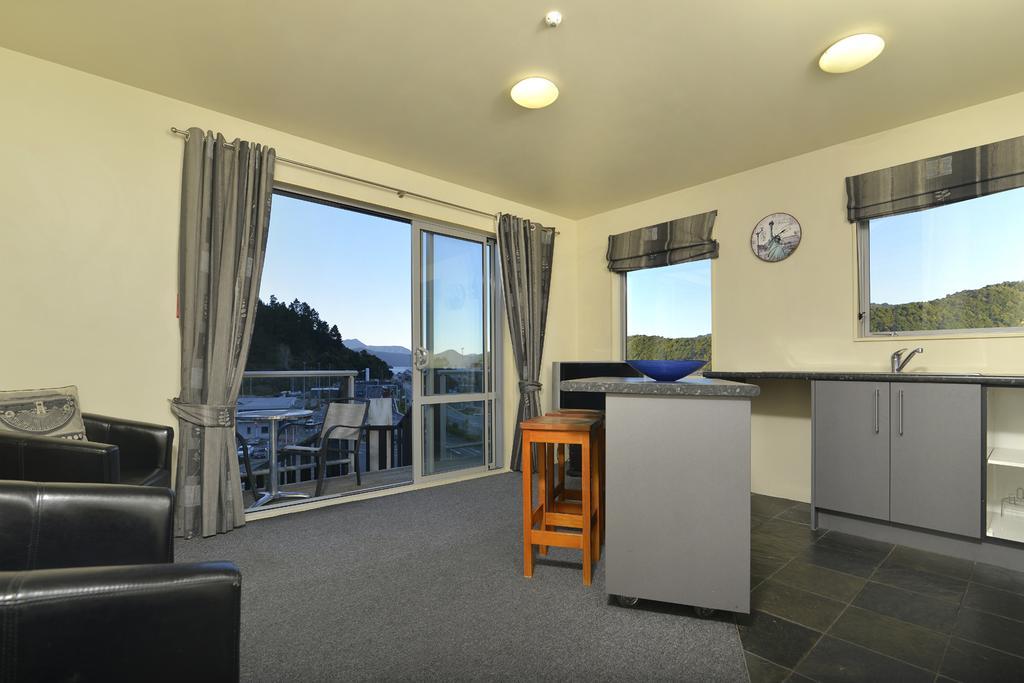 Tombstone Motel, Lodge & Backpackers Picton Eksteriør billede