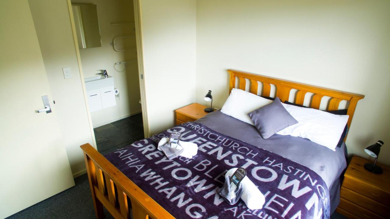 Tombstone Motel, Lodge & Backpackers Picton Eksteriør billede